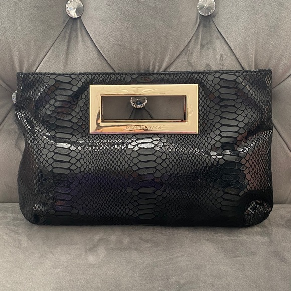 Elegant authentic Michael Kors clutch - Picture 2 of 4